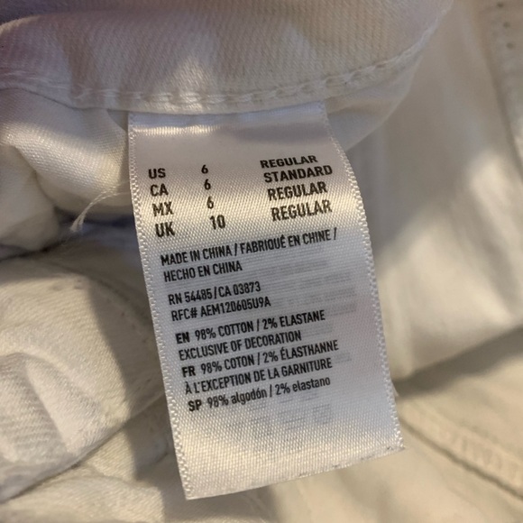 American Eagle Outfitters White Distressed Denim Mini Skirt - Size 6 Regular - Picture 3 of 8